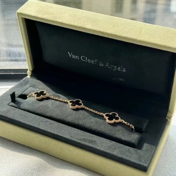 Vintage Alhambra bracelet, 5 motifs Yellow gold, Onyx - Picture 1 of 7